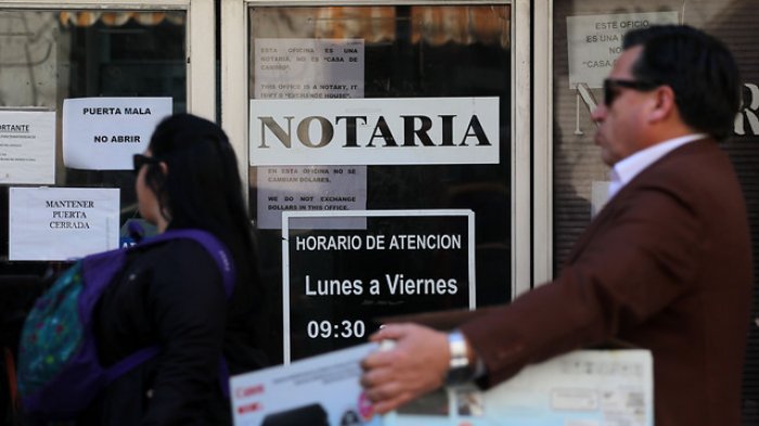Notarías de Santiago podrán funcionar a partir de este lunes en comunas con cuarentena
