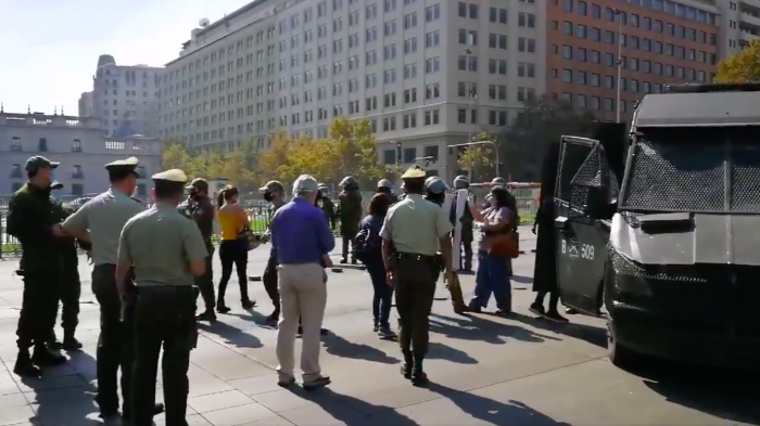 Dirigentes de la ANEF fueron detenidos por manifestarse frente a La Moneda durante cuarentena