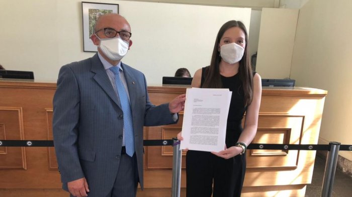 Camila Flores indignada con el gobierno: 