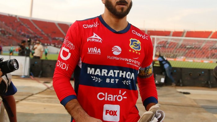 Johnny Herrera apoya a Mañalich: 