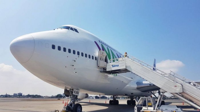 Con escudos faciales en asientos: Presentan diseños para clase económica de aviones post COVID-19