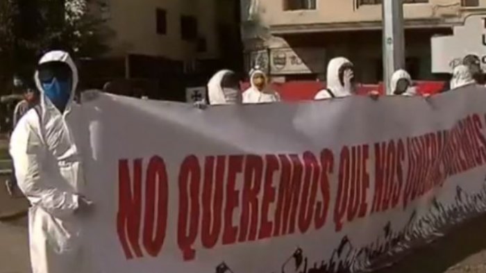 Tres grupos con consignas distintas se manifestaron en Plaza Italia: Hubo detenidos