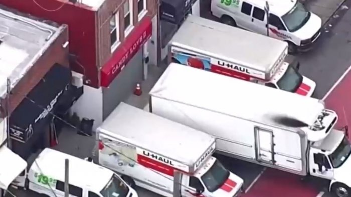 Encuentran 60 cuerpos en descomposición en camionetas de funeraria en Nueva York
