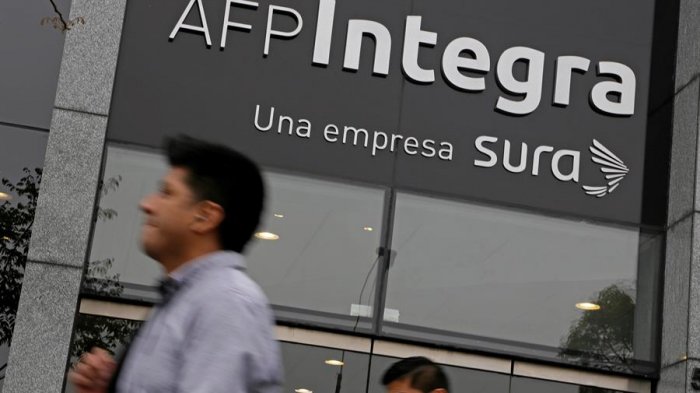 Congreso peruano aprobó retiro de un 25% de los fondos de pensiones desafiando al presidente Vizcarra