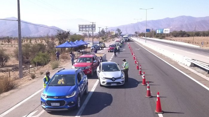 Gobierno asegura que flujo vehicular en carreteras por fin de semana largo es 40% superior al de Semana Santa
