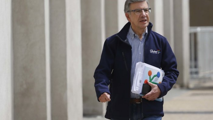 Alcalde Joaquín Lavín pedirá que los mall de Las Condes no abran hasta que número de contagios se estabilice