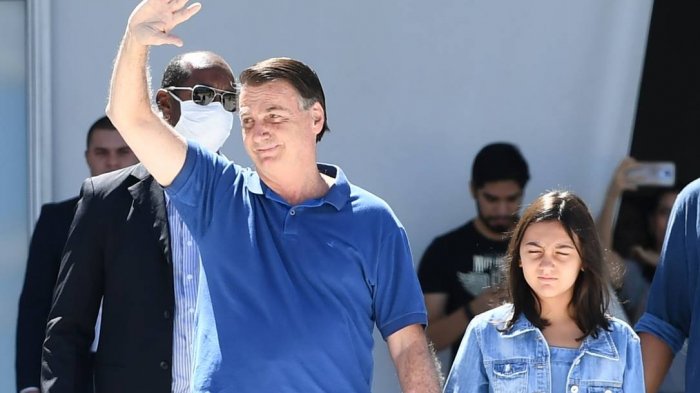 Mientras los contagios siguen aumentando, Bolsonaro pide terminar con el confinamiento