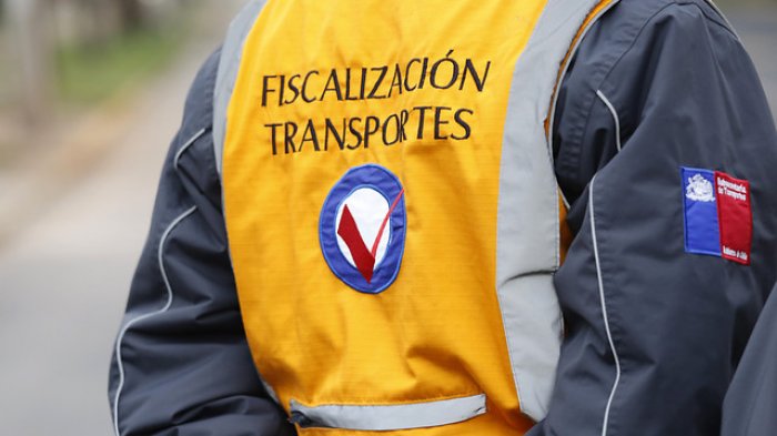 Restricción vehicular comienza a regir este lunes: Revisa el calendario acá