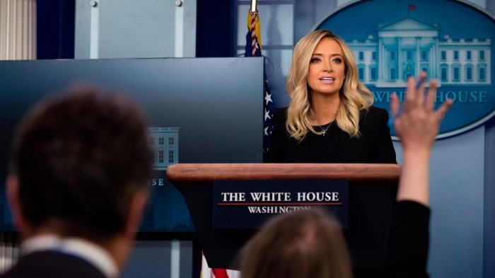 Las falsas afirmaciones de la nueva vocera de la Casa Blanca en su primera conferencia de prensa
