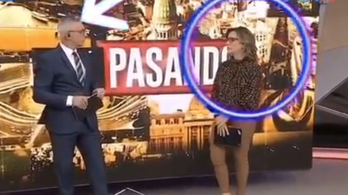 ¿Tensión? Periodista le dedicó conmovedor elogio a su compañero en vivo, pero él simplemente la ignoró