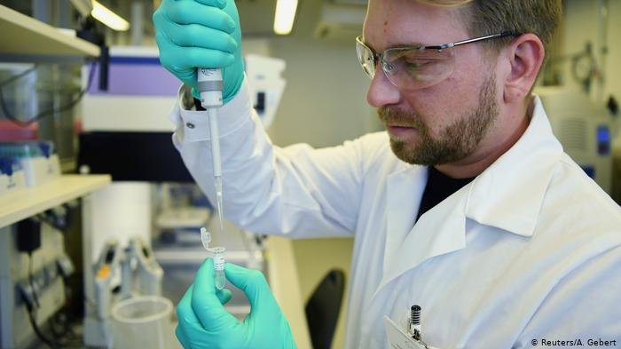 Análisis genético confirma que el COVID-19 se extendió por todo el mundo a fines del año pasado