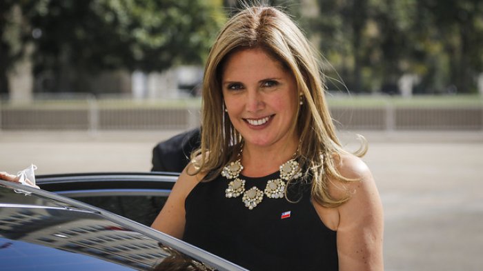 Carrera en TV, gestión en Olmué y críticas feministas: Todo lo que debes saber sobre Macarena Santelices