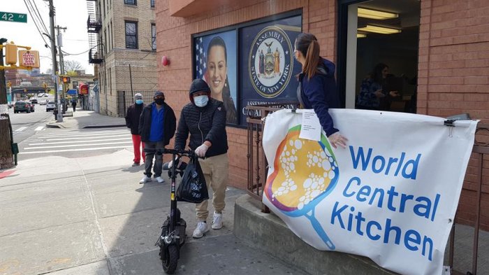 Desempleo en EE.UU. se disparó en diez puntos en abril, el nivel más alto desde que se tiene registro