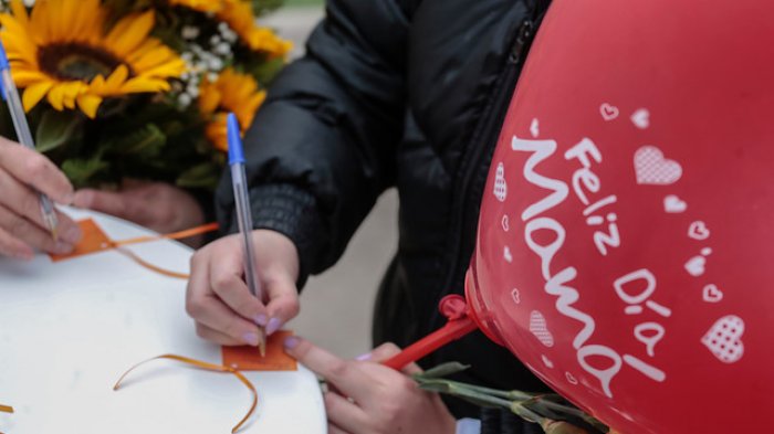 #GraciasMama, la campaña para que niños hagan regalos manuales en el Día de la Madre