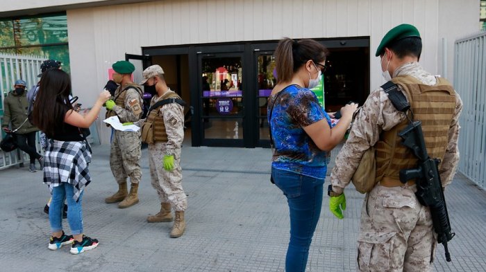 Con mayor fiscalización: Así se vivió la primera jornada de la cuarentena más grande del Gran Santiago