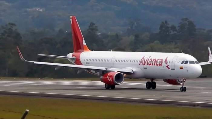 Avianca es la primera aerolínea latinoamericana en declararse en quiebra tras reducir tráfico por COVID-19