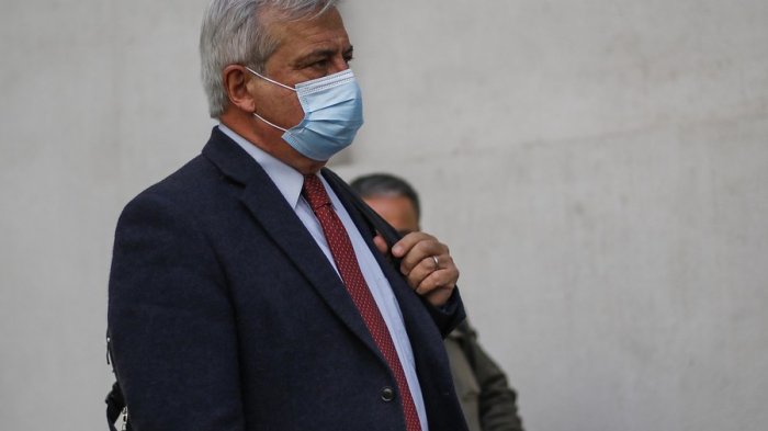 Mañalich dice que en 3 días podrían llegar insumos para realizar exámenes de COVID-19 en clínicas privadas