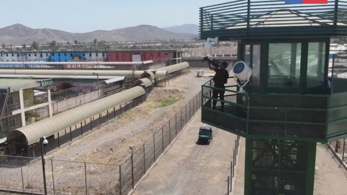 Reportan incidentes y desórdenes al interior de Colina 1: Internos se habrían resistido a allanamiento