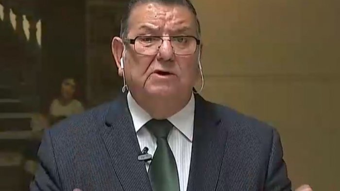 Fiscal abrirá investigación por falta al protocolo sanitario contra Quinteros por viaje a Puerto Montt