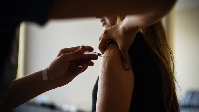 Laboratorio obtuvo resultados positivos en vacuna para COVID-19: Participantes generaron anticuerpos contra el virus