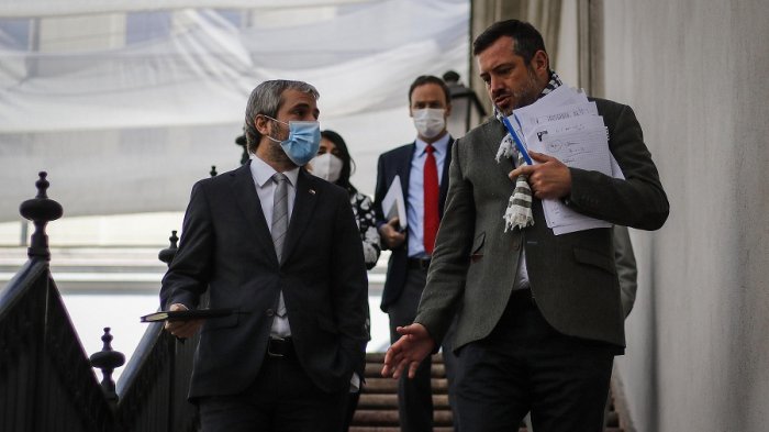 Ministros Blumel y Sichel se suman a las cuarentenas entre autoridades: Tuvieron contacto con senador Ossandón