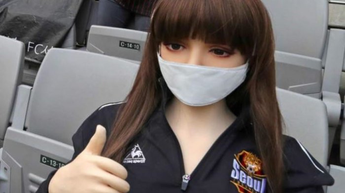 Fútbol en Corea de Sur: Equipo usó muñecas sexuales como hinchas y debió pedir perdón