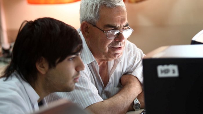 VTR anuncia rebaja de costo de servicios fijos para adultos mayores más vulnerables del país