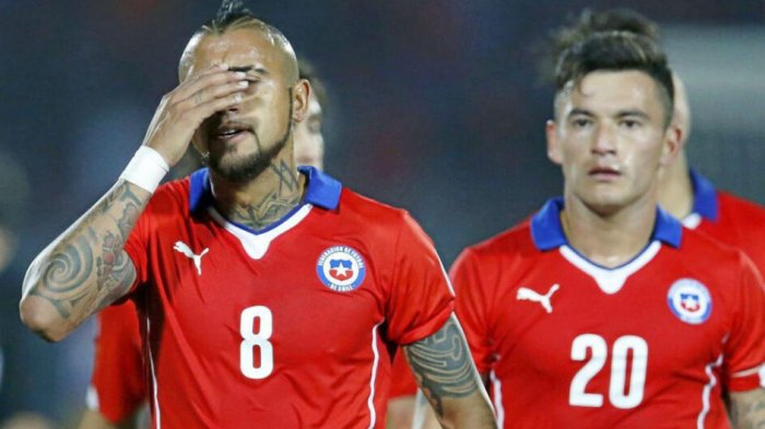 El King vs. El Príncipe: Todos quieren opinar en el debate sobre quién es el mejor volante de la Roja