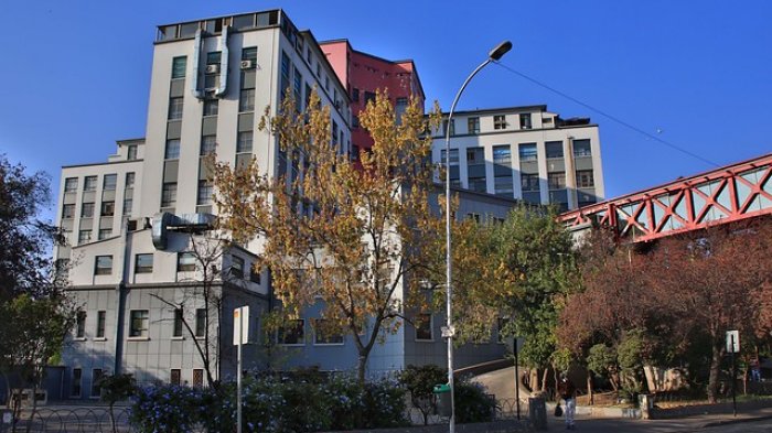 Ingresó por infarto: Denuncian que mujer de 74 años murió por contagio de COVID-19 en el Hospital San Juan de Dios