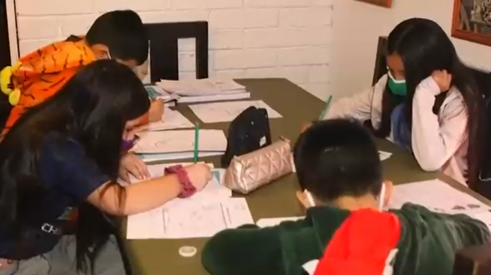La dura realidad de los estudiantes que deben aprender sin acceso a Internet