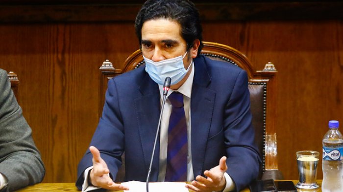 Ministro Briones retoma sus funciones tras dar negativo dos veces a test de COVID-19