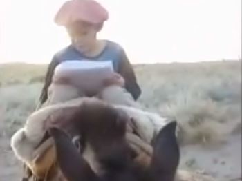 Niño de 7 años viaja a caballo para tener señal de Internet y enviar su tarea al colegio
