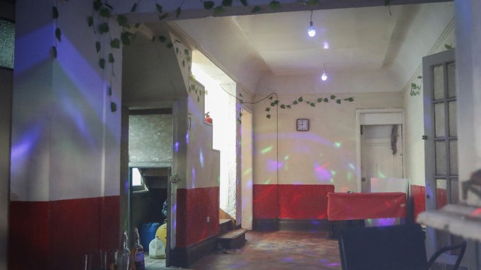 Sorprenden a más de 50 personas en fiesta clandestina en Santiago: 29 fueron detenidas