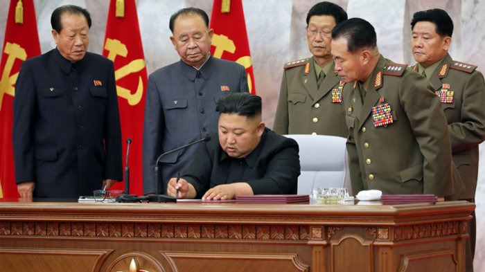 A tres semanas de su última aparición: Kim Jong Un se reúne con mandos del Ejército para fortalecer el disuasivo militar