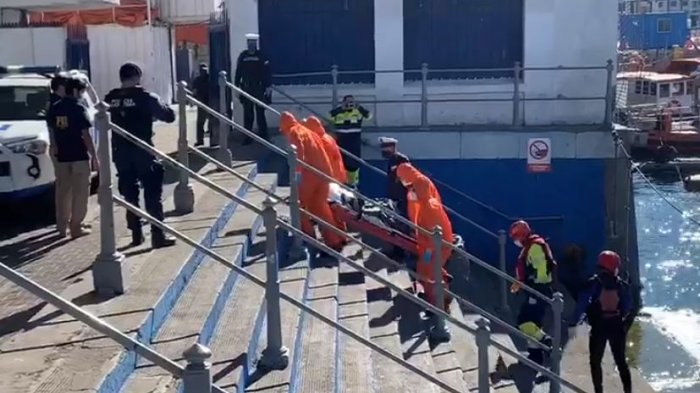 Hallan cuerpo flotando en Valparaíso: Autoridades creen que persona se pudo haber caído al mar