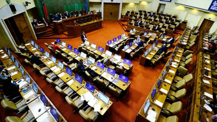 Aprueban proyecto que pide al Presidente crear impuesto a los 