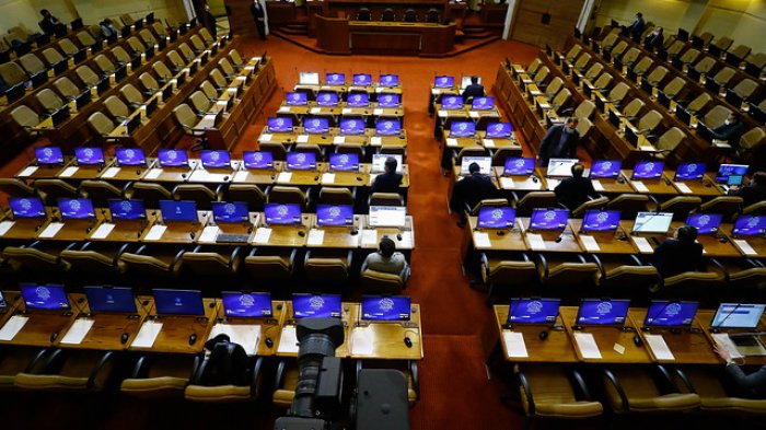 Los senadores que votaron a favor, en contra y se abstuvieron de hacer retroactivo el límite en la reelección de autoridades