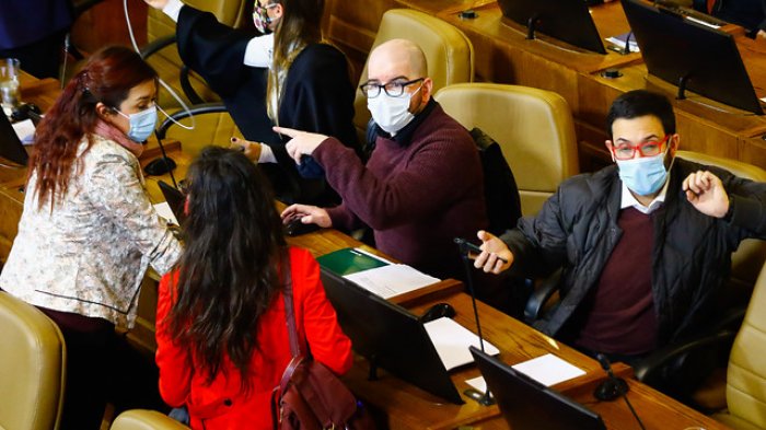 Frente Amplio responde al llamado a la unidad de Piñera pidiendo pisos mínimos para el diálogo