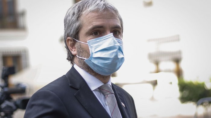 Blumel llama con urgencia a un acuerdo nacional 