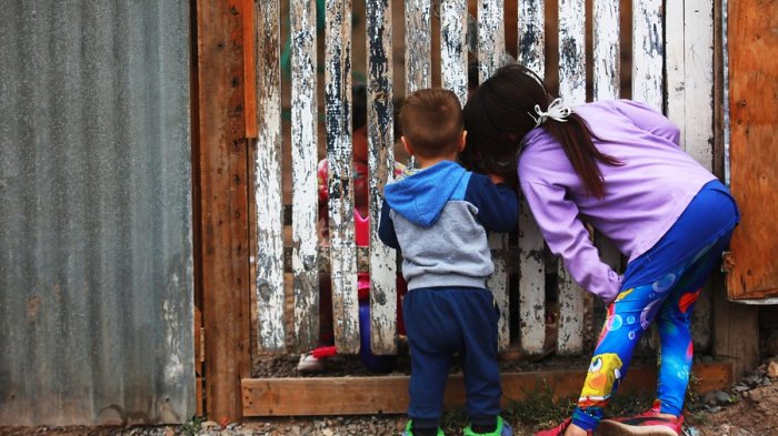 Director de TECHO advierte condiciones de los campamentos y pide nueva estrategia para enfrentar la pandemia