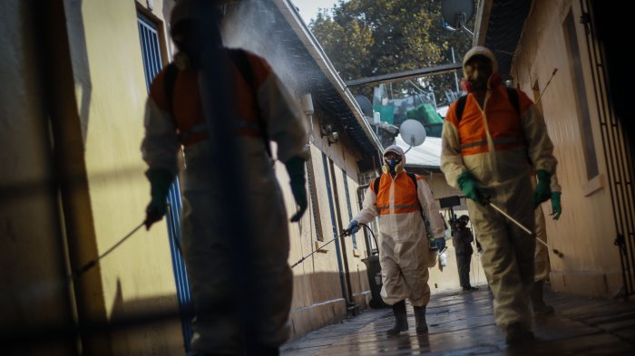 Los riesgos y cuidados que debes tener al usar amonio cuaternario para desinfectar