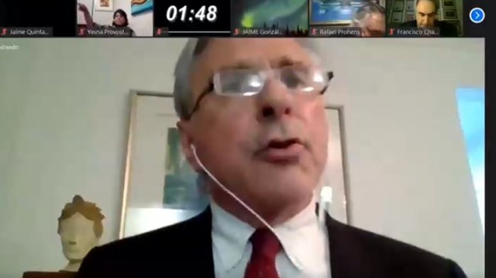 Moreira acusa que el gobierno pide que voten en contra de proyectos: 