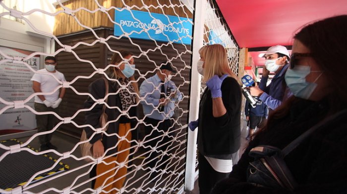 Alcaldes no pueden decretar la apertura o cierre de centros comerciales, según Contraloría