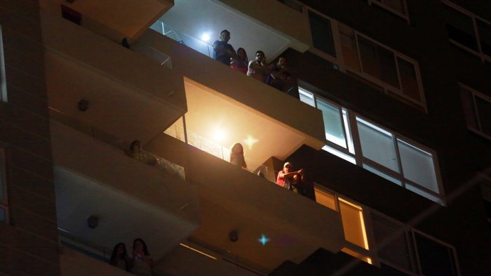 Denuncian que edificio solicita salvoconductos a residentes para poder salir