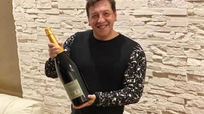 J.C. Rodríguez celebra que lo dieron de alta de COVID-19: 