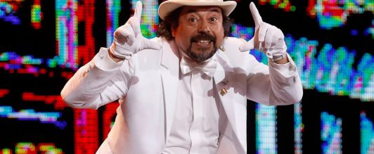 Usuarios de redes sociales viralizan rutina de Bombo Fica y aseguran que predijo el proyecto Antinarcos