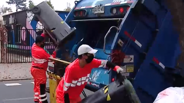 Una labor vital durante la pandemia: El riesgoso trabajo de los recolectores de la basura