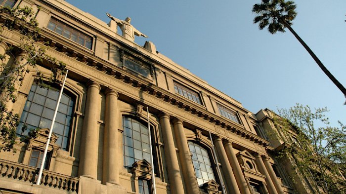2 chilenas entre las 10 mejores universidades de Latinoamérica para 2021, según la consultora QS