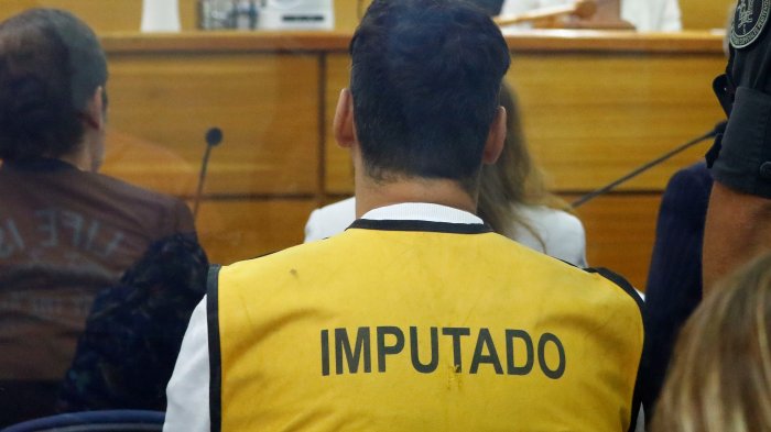 Decretan mantener en prisión preventiva a concejal Karim Chahuán por peligro de fuga