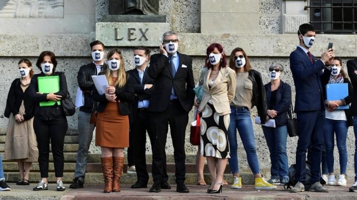 Familiares de fallecidos por COVID-19 presentan querella contra el gobierno de Italia por manejo de la pandemia